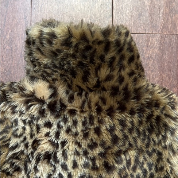 OshKosh B'gosh Kids Leopard Print Faux Fur Jacket, Size 18 Months - Picture 10 of 13